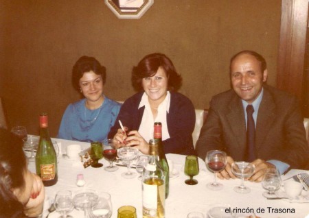 Izda. Cuca, Mª Angelesy Benjamin del Bar Blanco.